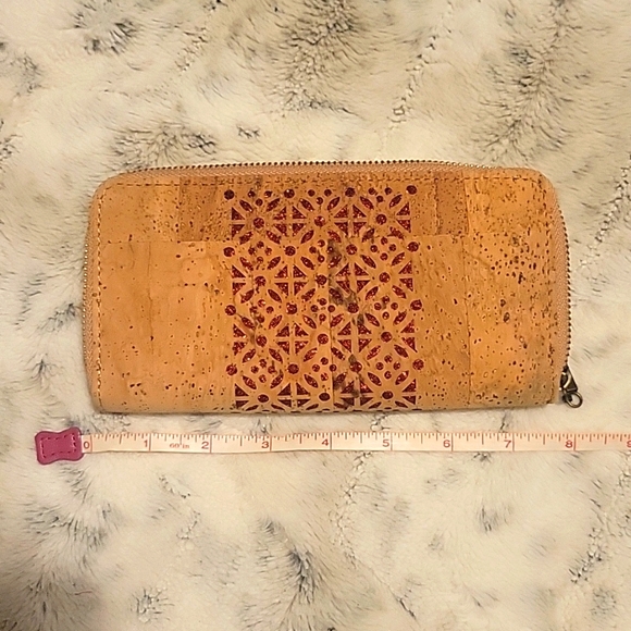 Zippered Cork Wallet - Picture 6 of 7